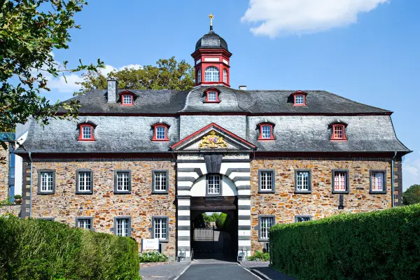sbb_index_image_schlossfront.jpg